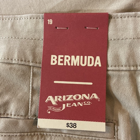 Arizona Jean Co Bermuda Shorts Size 19 - Picture 3 of 6